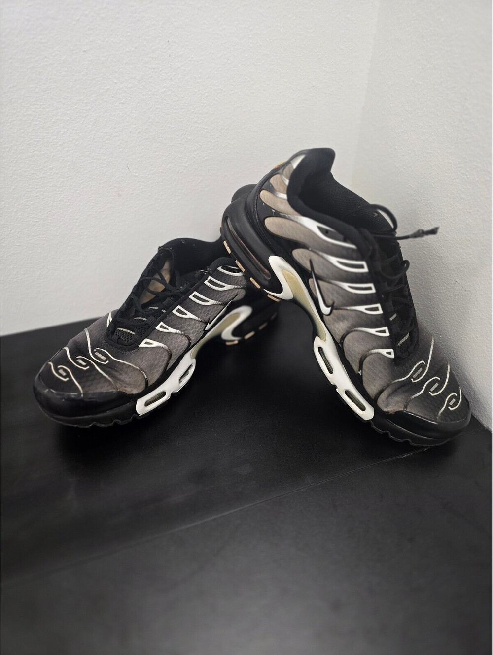 2022 Nike Air Max Plus TN Black Silver DM0032-003 Sz 11.5